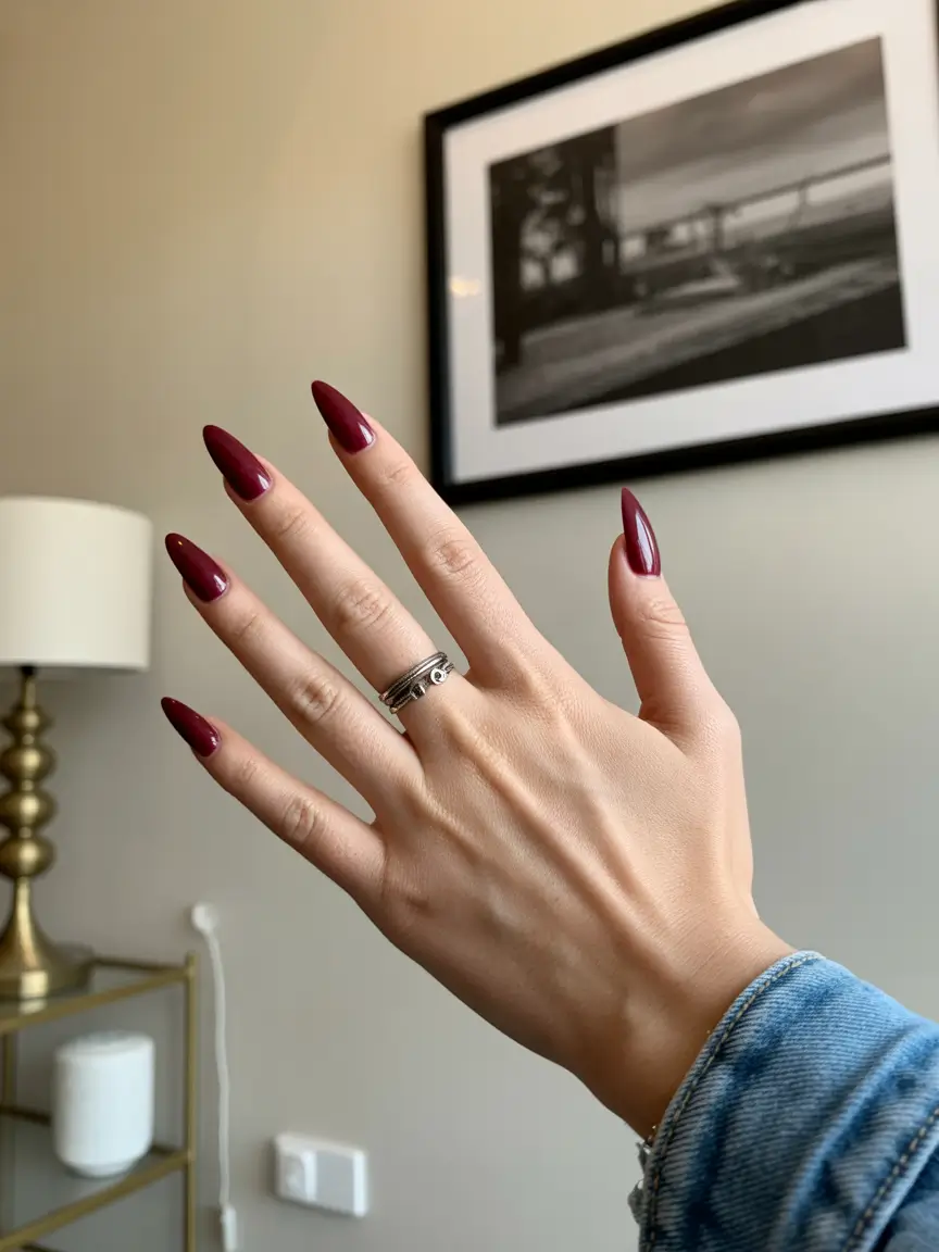 Best Classy Nail Colors Winter 2025–2026: Elegant & Timeless Manicure Ideas