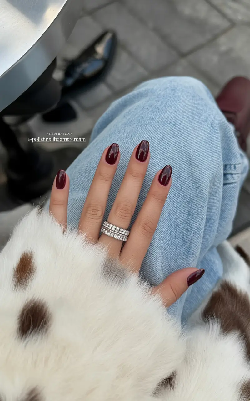 Best Classy Nail Colors Winter 2025–2026: Elegant & Timeless Manicure Ideas