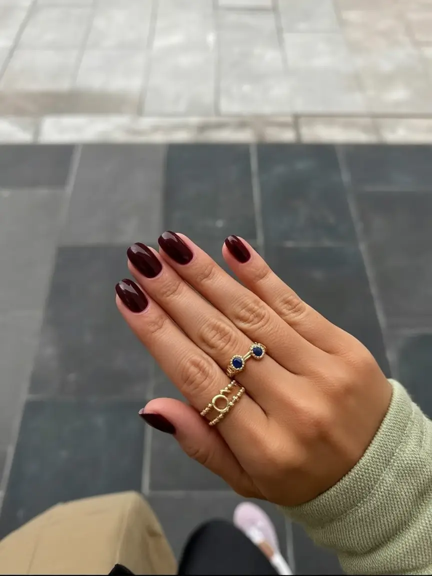 Best Classy Nail Colors Winter 2025–2026: Elegant & Timeless Manicure Ideas