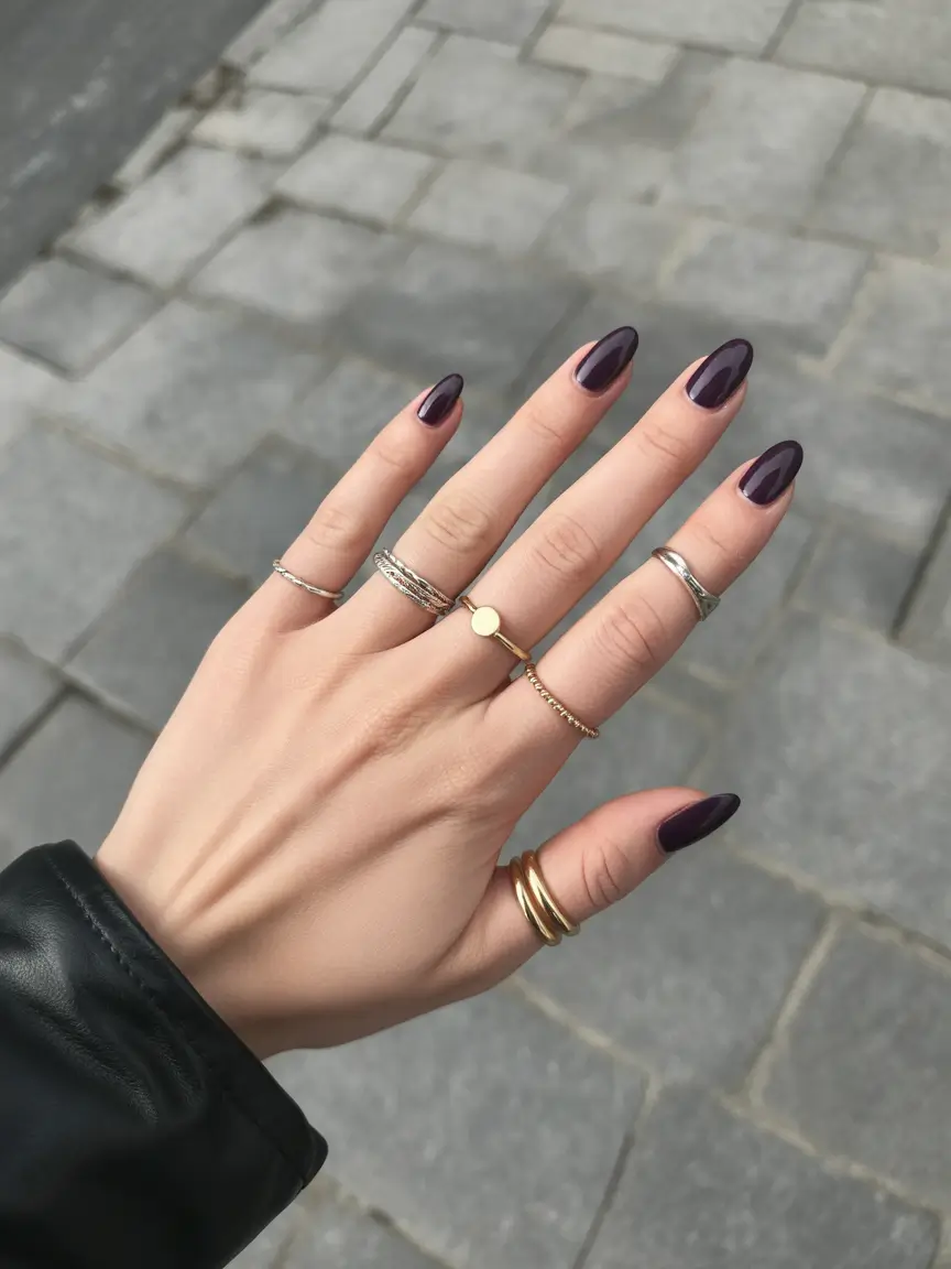 Best Classy Nail Colors Winter 2025–2026: Elegant & Timeless Manicure Ideas