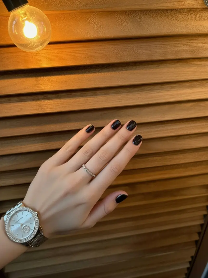 Fall & Winter Nail Colors Trends 2025–2026: Chic Shades & Manicure Ideas