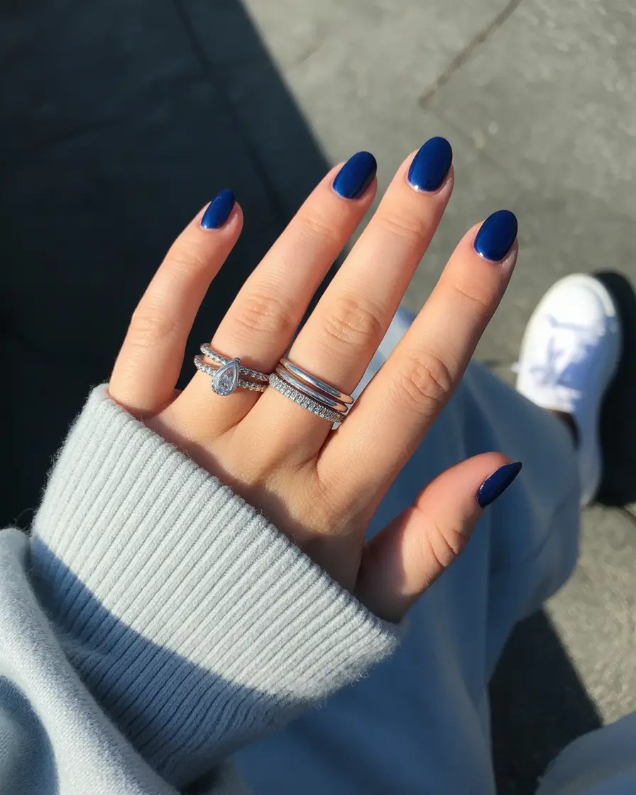 Nail Colors for Winter 2025–2026: Trendy Shades and Manicure Ideas