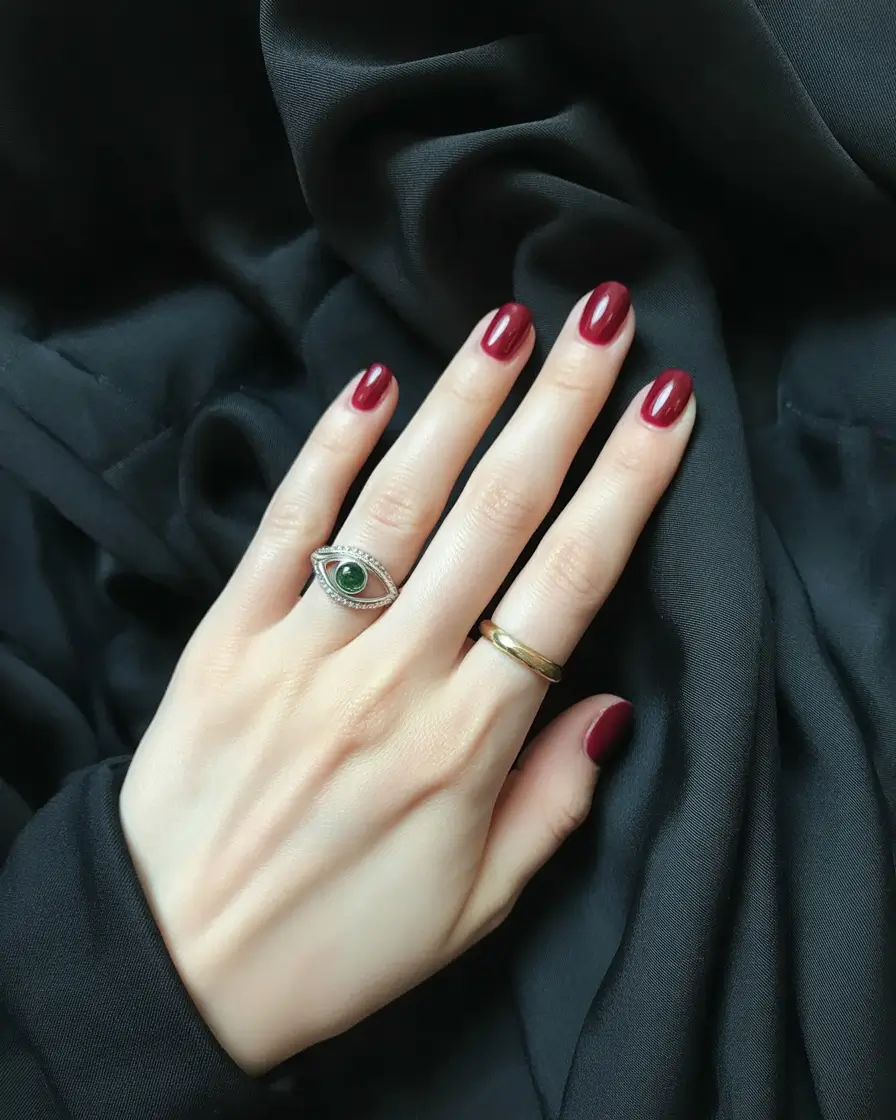 Nail Colors for Winter 2025–2026: Trendy Shades and Manicure Ideas