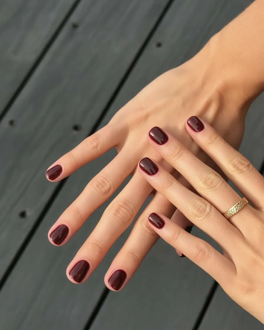 Nail Colors for Winter 2025–2026: Trendy Shades and Manicure Ideas
