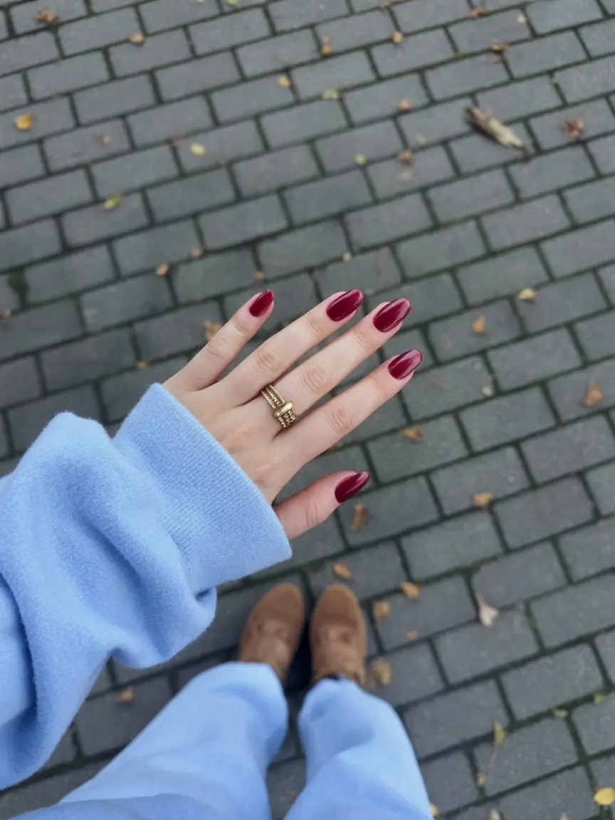 Nail Colors for Winter 2025–2026: Trendy Shades and Manicure Ideas
