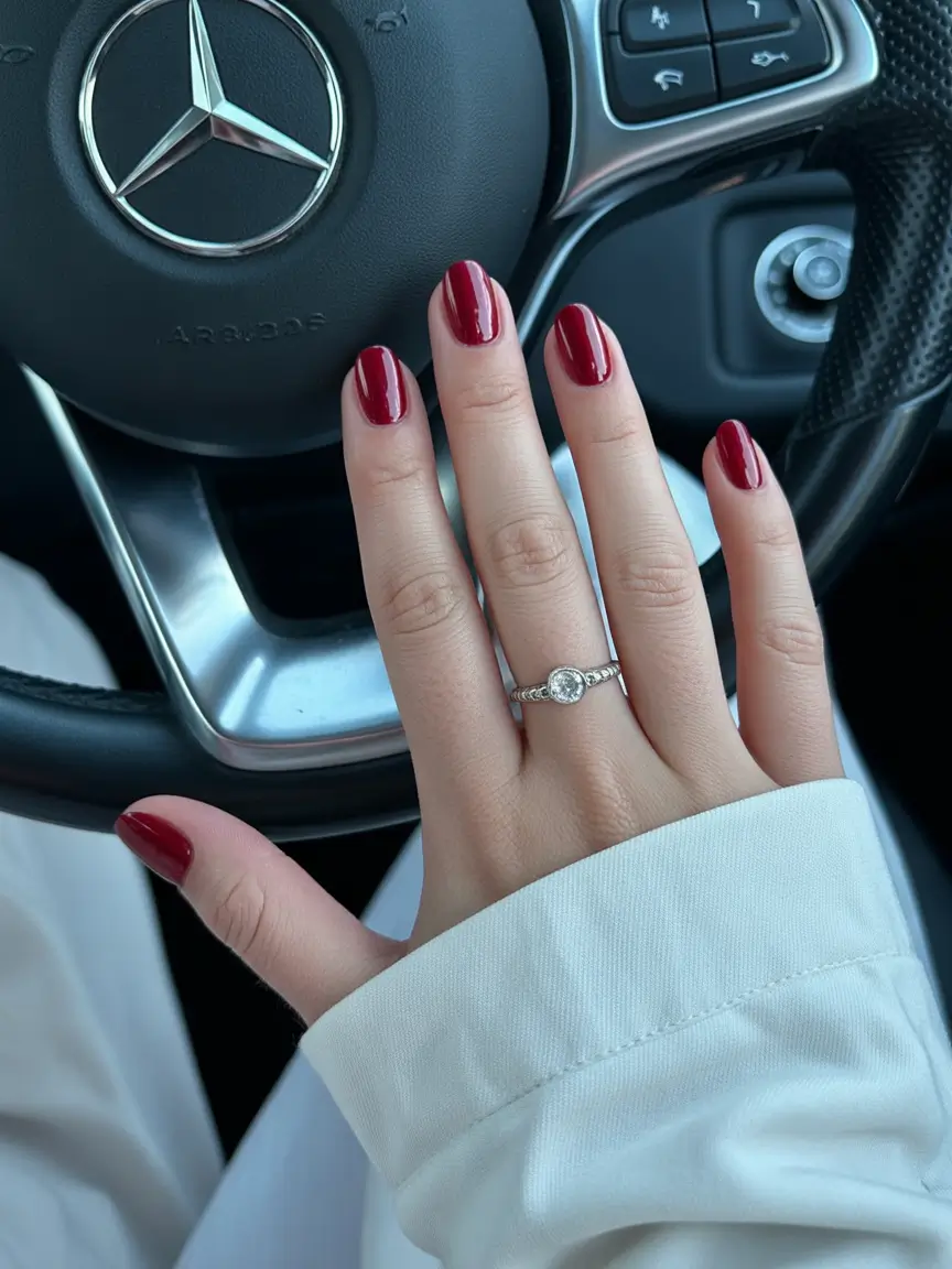Nail Colors for Winter 2025–2026: Trendy Shades and Manicure Ideas