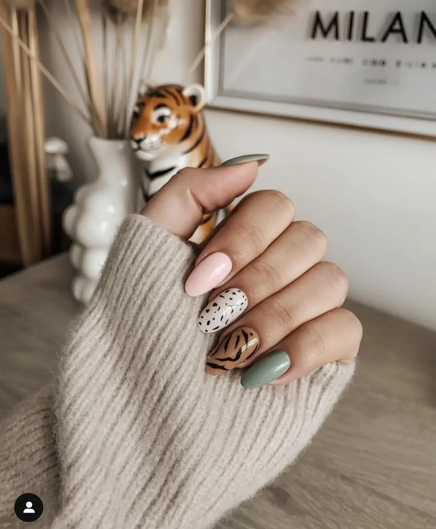 October 2025 Nail Colors Ideas: Trendy Shades and Designs to Try This Fall