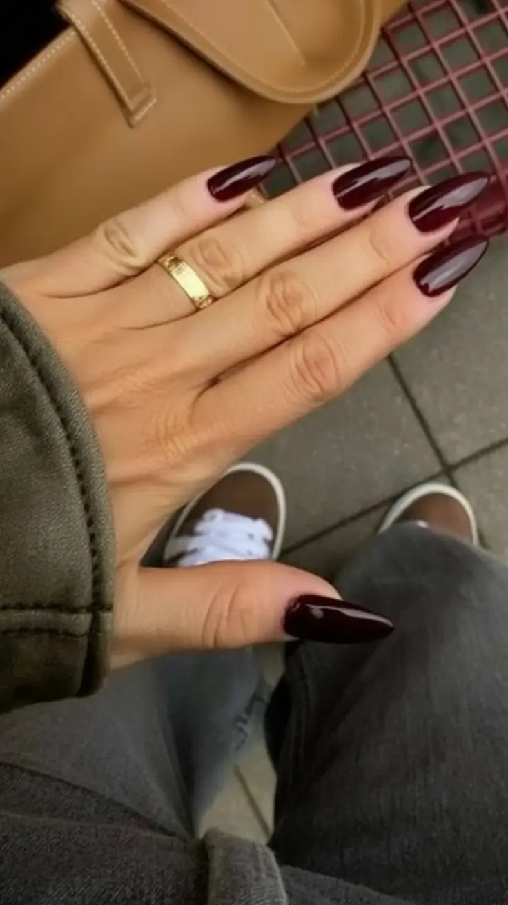 Stylish Fall & Winter Nails 2025–2026: Trendy Designs, Colors & Ideas